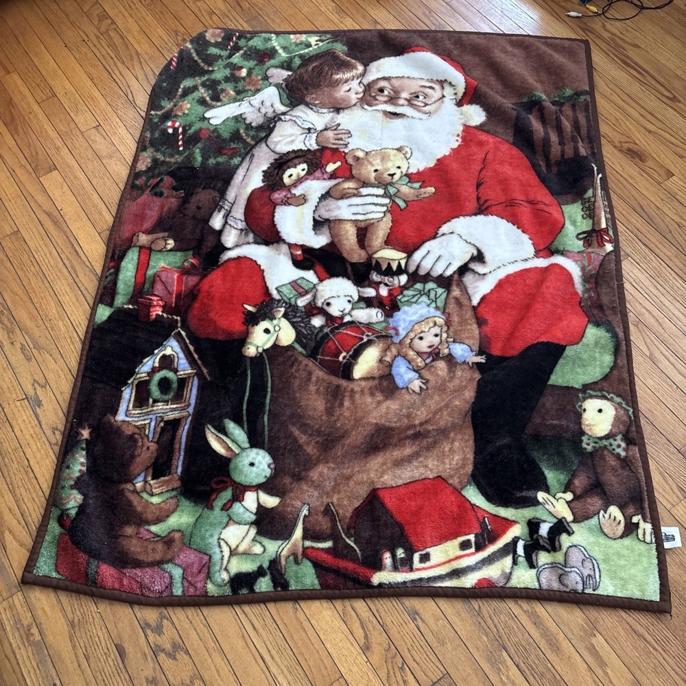 VTG Christmas Blanket Fleece Throw Safdie And Co Girl‎ Kissing Santa 46"x58"
